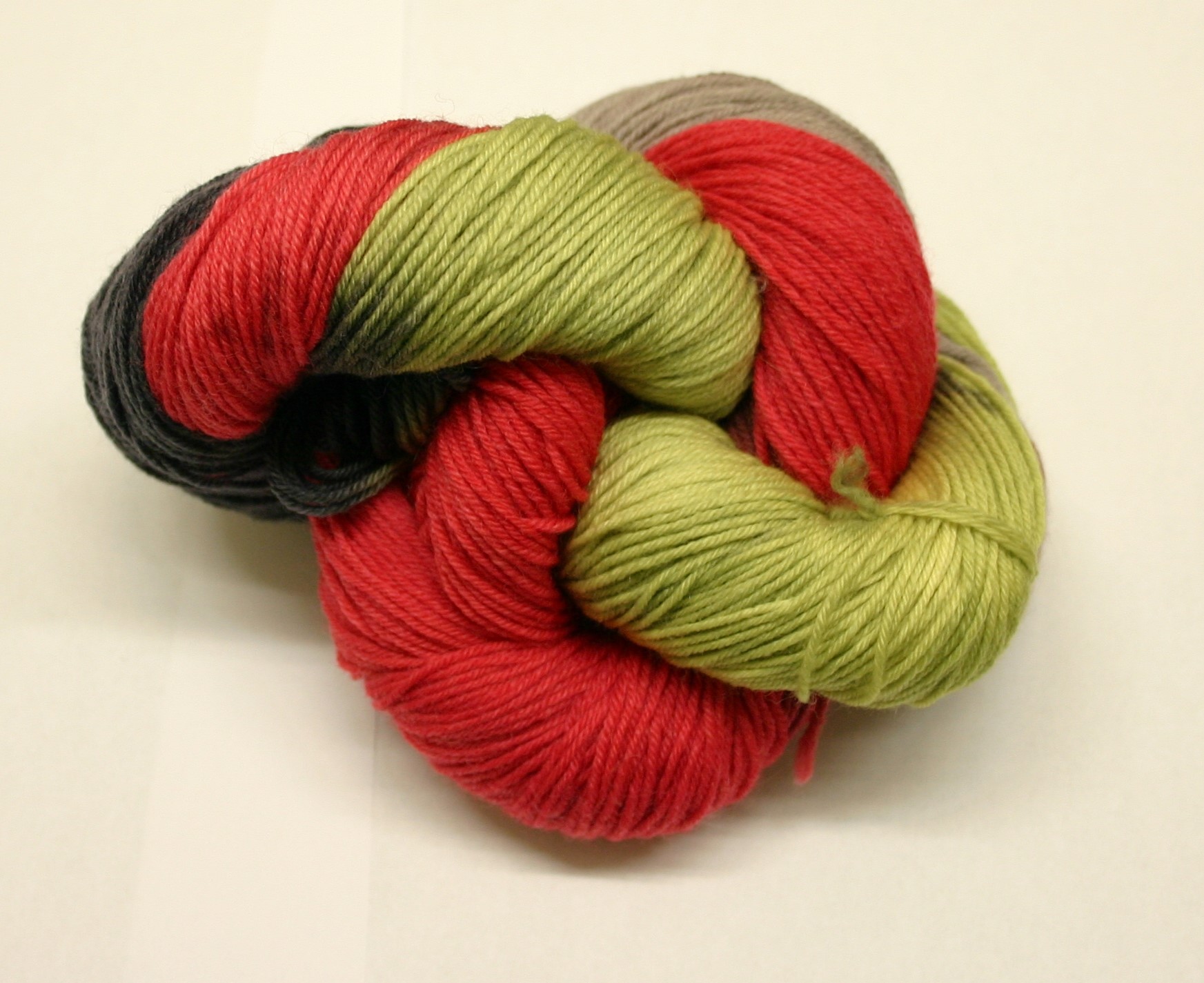 Ivy Brambles Enrapture Light Yarn - 025 Poppy